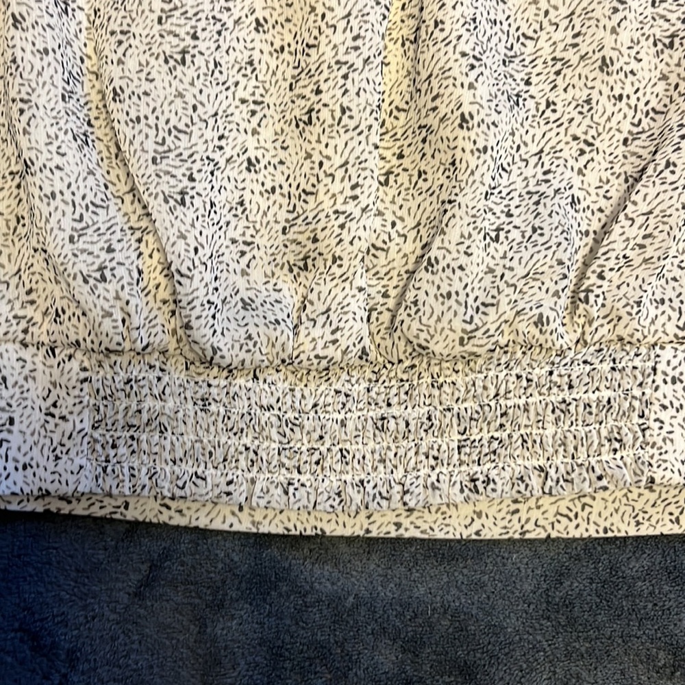 Express Smock Mock Neck Top - Picture 4 of 6